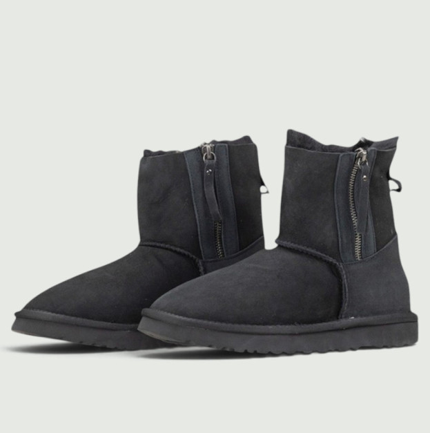 UGG Classic Short Zip Black