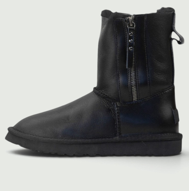 UGG Classic Short Zip Leather Black